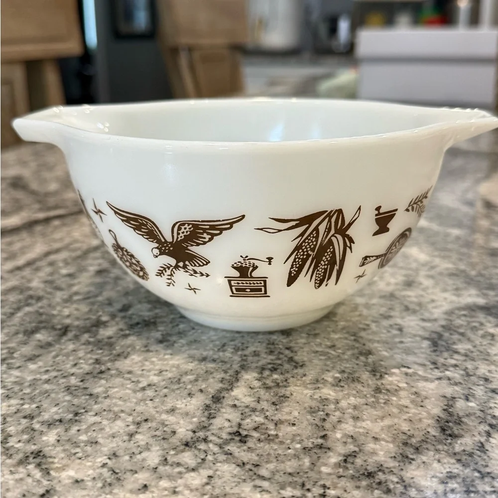 Pyrex Vintage Early American Cinderella mixing bowl #441